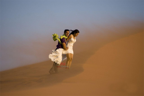 ghajini-stills Aamir and Asin