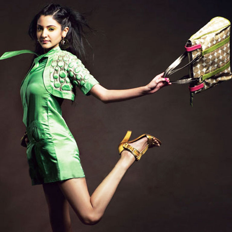 Anushka Sharma seeing green since her first fil Rab Ne Bana Di Jodi