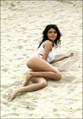 Sea,Sun and sand makes a hot combination with Sheryl