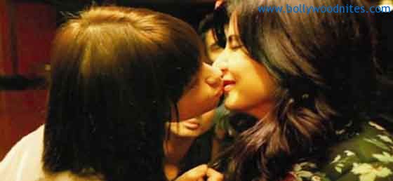 Kalki-Koechlin-Kirti-Kulhari-kiss
